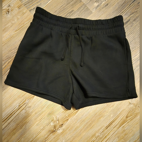 wild fable Pants - Wild Fable, Women's size Large, shorts, Black, 60% Cotton, Never Worn, Perfect